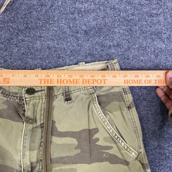 VTG Abercrombie & Fitch Mens Camo Cargo Shorts  Size 32 Cotton Distressed - Picture 6 of 10